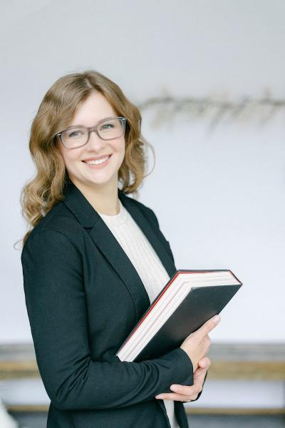 Daria Grabchuk Welcome to Canada Immigration Consulting